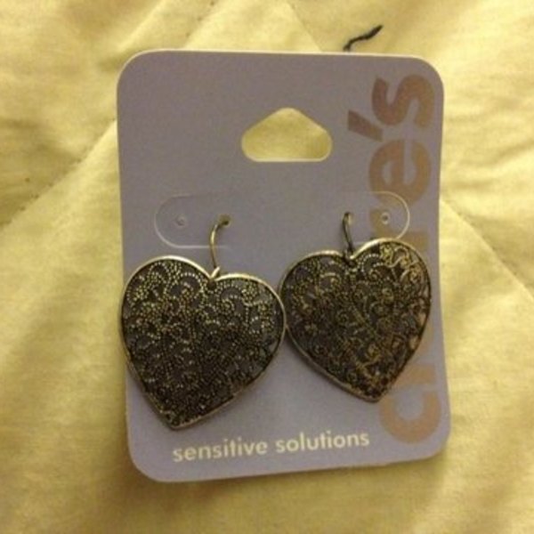 NIP Claire's Silver Earrings is being swapped online for free