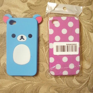 two iphone 4 cases is being swapped online for free