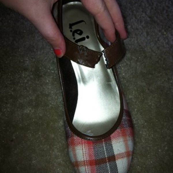 Plaid heels is being swapped online for free