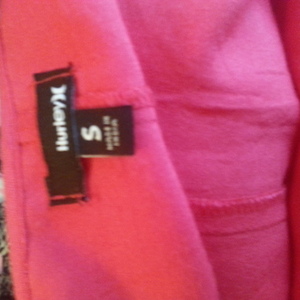 hurley hot pink tank is being swapped online for free