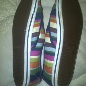 coach slip ons:) is being swapped online for free