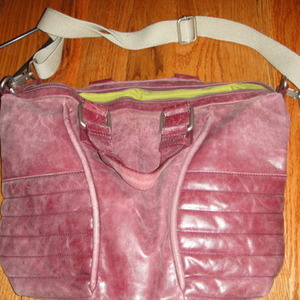 Kenneth Cole Large Leather Bag is being swapped online for free