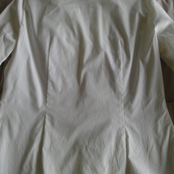 TRADED New Antonio Melani Small White Business Top  is being swapped online for free