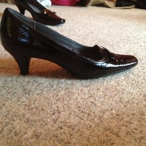 Aerosoles Low Heel is being swapped online for free