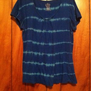 Izod blue tie dye shirt medium  is being swapped online for free
