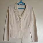 White blazer M is being swapped online for free