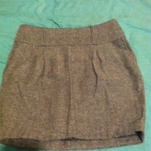 grey tweed skirt is being swapped online for free
