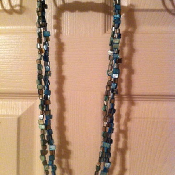 set of two necklaces (blue and green) from Old Navy is being swapped online for free