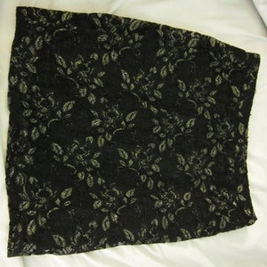 black and gold bodycon skirt is being swapped online for free