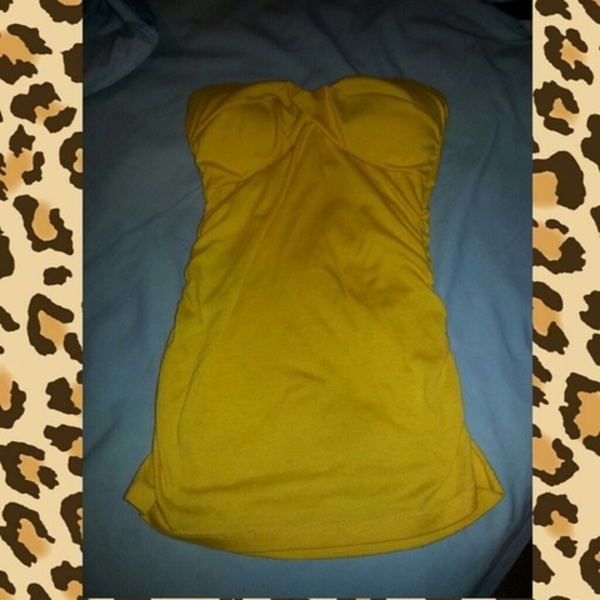 Strapless Yellow Padded Top is being swapped online for free