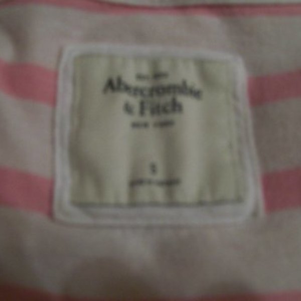 Light pink & white striped A&F V-neck is being swapped online for free