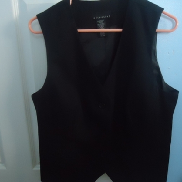 Attention black vest XL is being swapped online for free