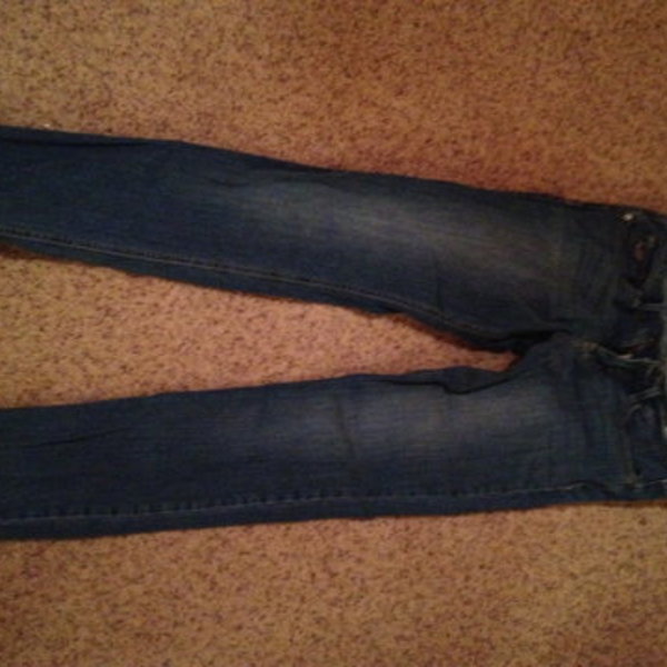 Hollister Jeans is being swapped online for free