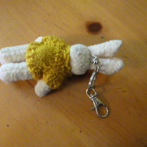 2 Keychains is being swapped online for free