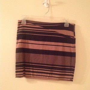 Brown/Black Skirt is being swapped online for free