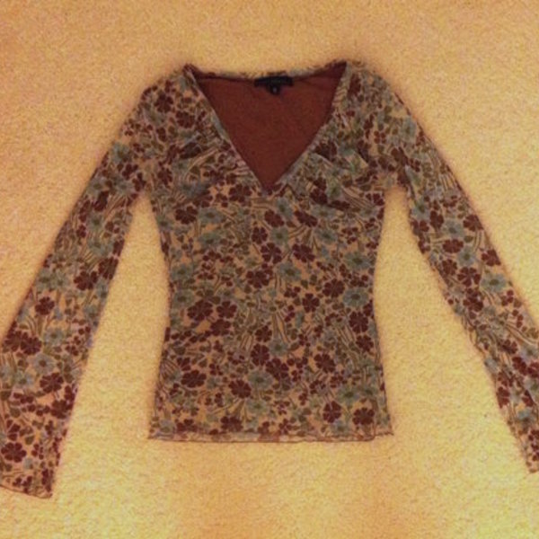 Green Floral Long-Sleeve Shirt is being swapped online for free