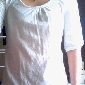 white top heathered small is being swapped online for free