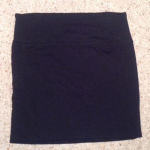 New Look Black Mini Skirt - Size UK 6. is being swapped online for free