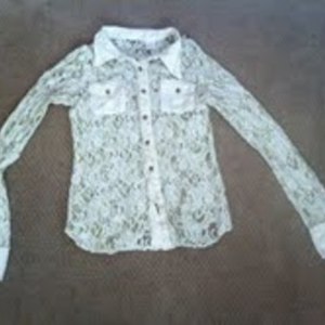 BKE Lacey Button up shirt is being swapped online for free