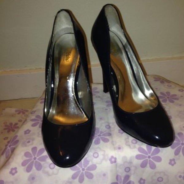 Blue pumps 7 is being swapped online for free