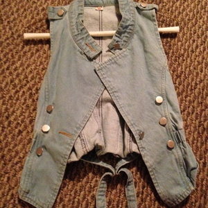 Blue jean vest is being swapped online for free