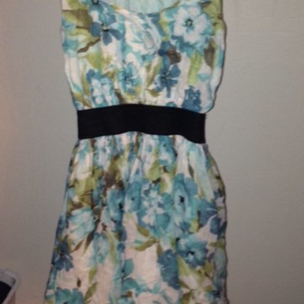 blue floral dress is being swapped online for free