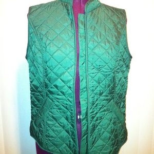 Green Van Heusen Vest Size Small is being swapped online for free