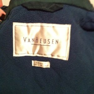 Green Van Heusen Vest Size Small is being swapped online for free