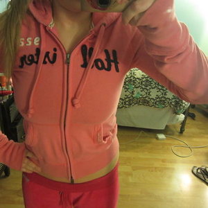 pink hollister sweatshirt is being swapped online for free