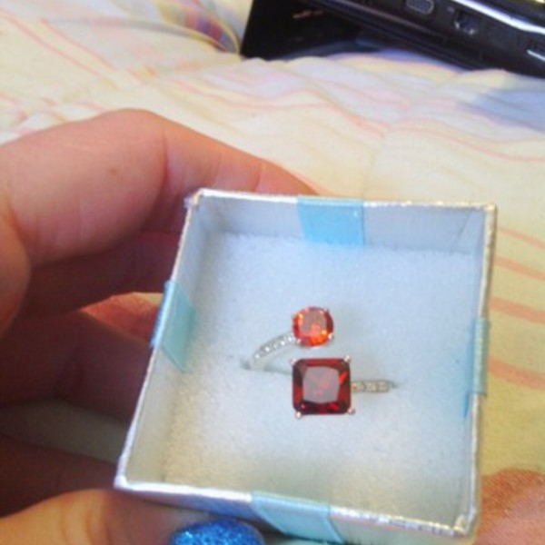 PRETTY RED & ORANGE SILVER RING is being swapped online for free