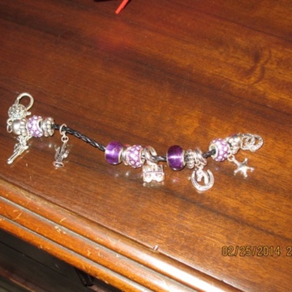 Darling Cowgirl Charm Bracelet is being swapped online for free