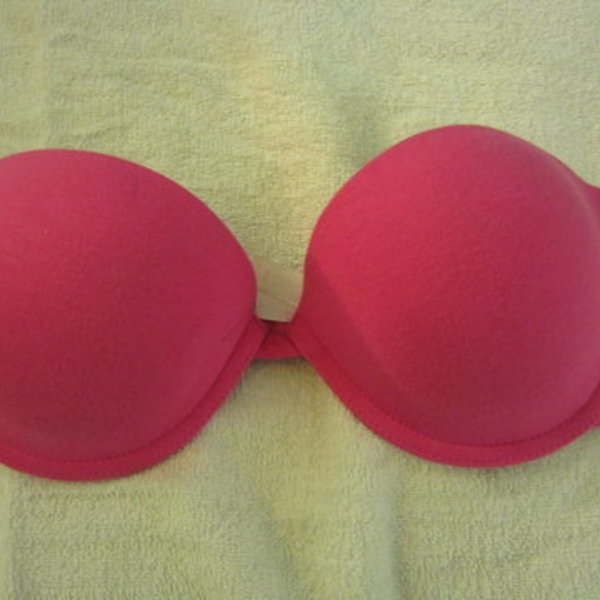 pink strapless bra is being swapped online for free