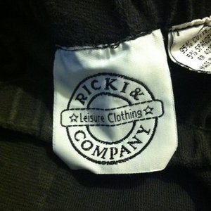 Vintage Leggings is being swapped online for free