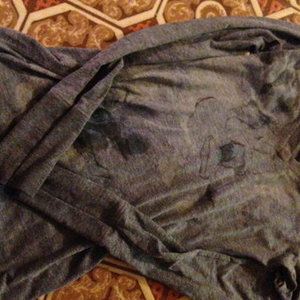 American Eagle v-neck is being swapped online for free