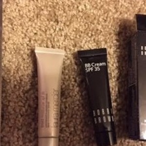 NEW Laura Mercier Tinted Moisturizer SPF 20 is being swapped online for free