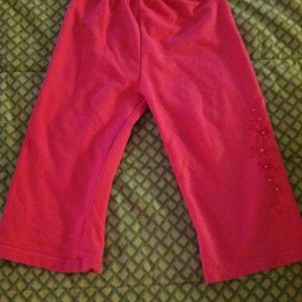 Girls dark pink pants (size:7/8) is being swapped online for free