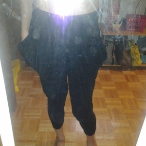 cropped pants is being swapped online for free