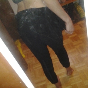 cropped pants is being swapped online for free