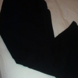 black leggings is being swapped online for free