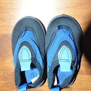 size 5 baby toddler aqua water shoes laguna brand is being swapped online for free