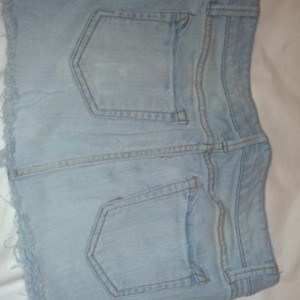 Jean mini is being swapped online for free