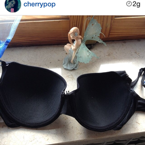Italian lingerie bra D-cup is being swapped online for free