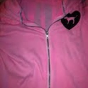 VS PINK pink hoodie is being swapped online for free