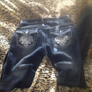 Detailed Jeans is being swapped online for free