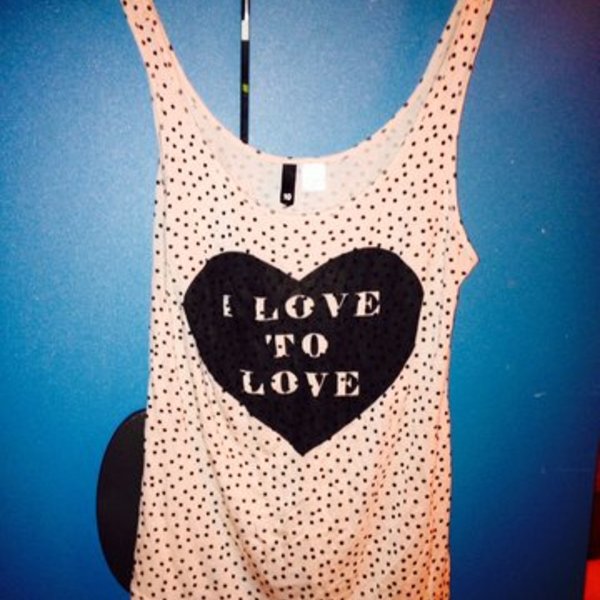 Love vest top m or 8/10 uk is being swapped online for free