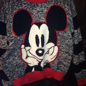 Vintage Mickey Mouse oversized chunky sweater  is being swapped online for free