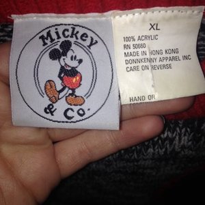 Vintage Mickey Mouse oversized chunky sweater  is being swapped online for free