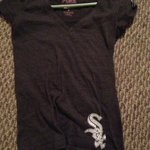 VS Pink Chicago White Sox v-neck is being swapped online for free