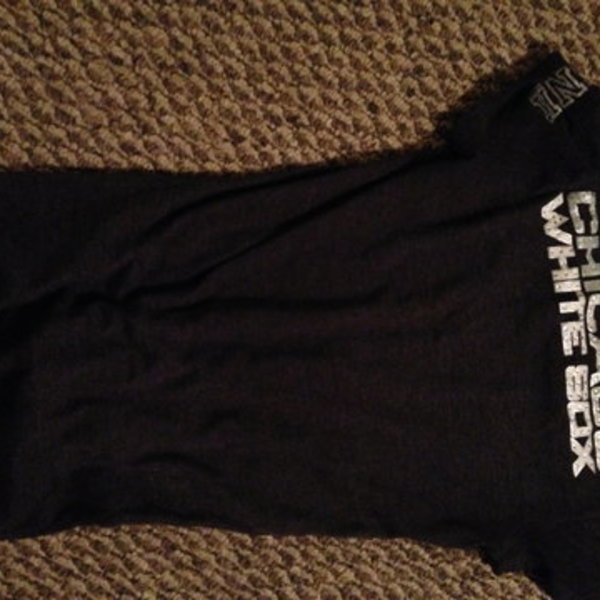 VS Pink Chicago White Sox v-neck is being swapped online for free