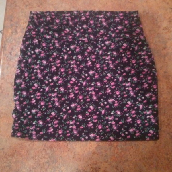 Floral tube skirt is being swapped online for free
